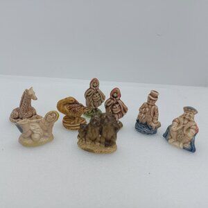 Lot Of 8 Vintage Wade England Figurines People Animals